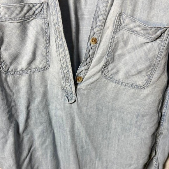 American Eagle - Chambray Popover Shirt - Women's XS - Light Wash Denim Casual - Picture 4 of 4